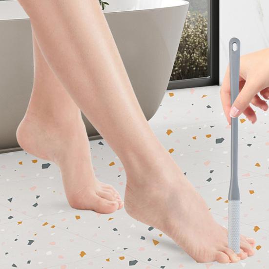 Foot Scrubber Brush Anti-Itch Exfoliating Brush Head Soft Bristles Long Handle Toe Cleaning Brush for Deep Cleaning Easy To Use And Clean Foot