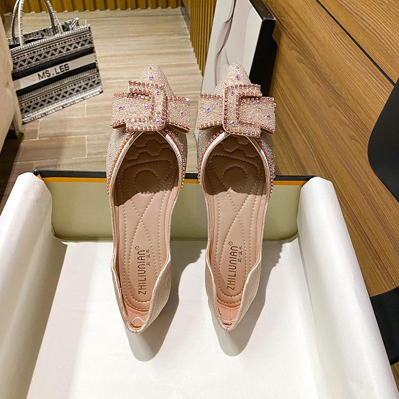 Plus Size Flats Shoes for Women Spring Pointed Toe Beautiful Bowknot Loafers Girl Slip-on Rhinestone Boat Shoes Summer Sandals
