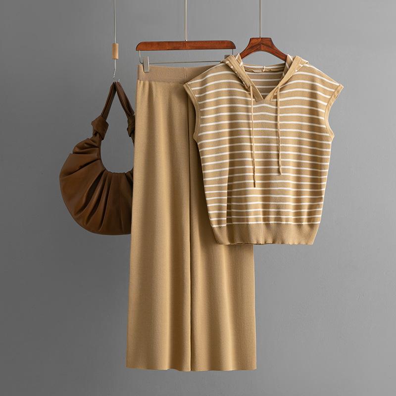 Модный комплект Женский летний без рукавов с капюшоном в полоску вязаный топ брюки с высокой талией и широкими штанинами комплект из двух предметов