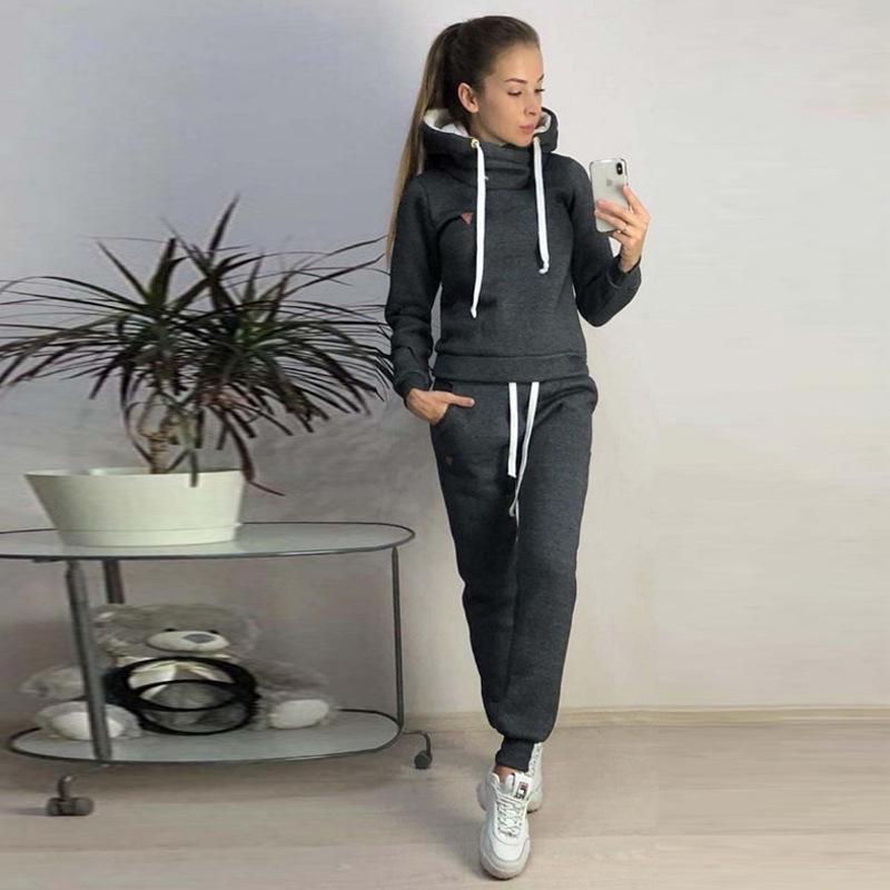 Women's Autumn/Winter Fleece Fashion Leather Patch Hooded Sportswear Set