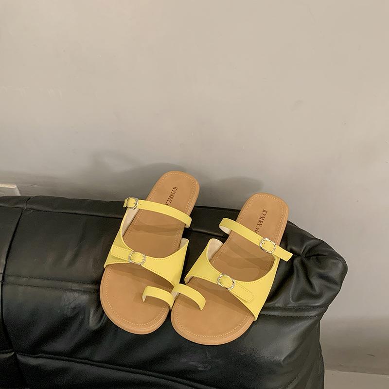 6822 Flat-bottomed Open-toe Buckle with One-word Casual Slippers Women's 2025 New Minimalist and Gentle Wind Beach Sandals