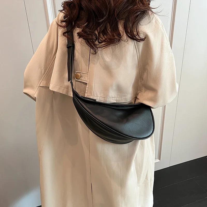 PU Zipper Bags for Women New Hot Sale Casual Fashion Shoulder Bag Solid Saddle Crossbody Bags Shoulder Bags Bandolier