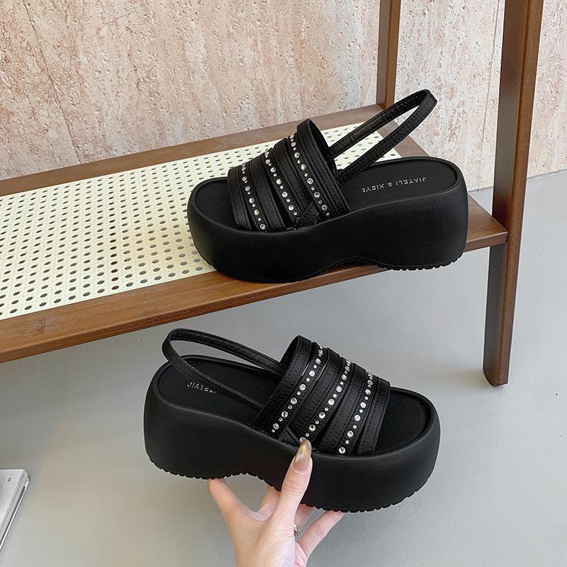 Muffin Height Increase 2025 Women's Sandals Small Summer Platform Rhinestone Roman Shoes Cool Slippers Vacation Outside European Station