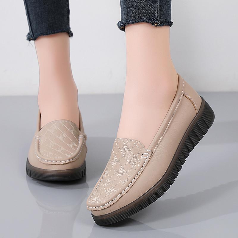 Women Flats Wedge Leather Fashion Comfortable Shoes Women Slip On Nurse Shoes Moccasins Outdoor Plus Size Tenis Feminino