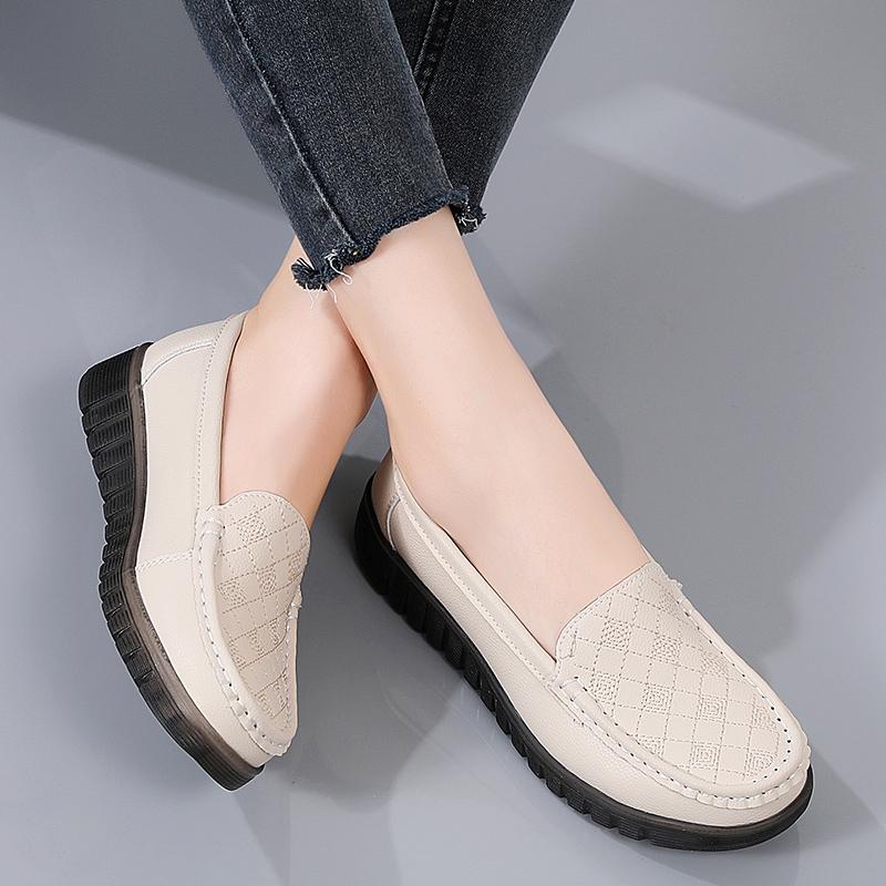 Women Flats Wedge Leather Fashion Comfortable Shoes Women Slip On Nurse Shoes Moccasins Outdoor Plus Size Tenis Feminino