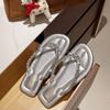 Flip-flops Women's Summer Wear Toe Sandals 2025 Spring New Internet Celebrity Rhinestone Flat Beach Shoes Ins Super Fire