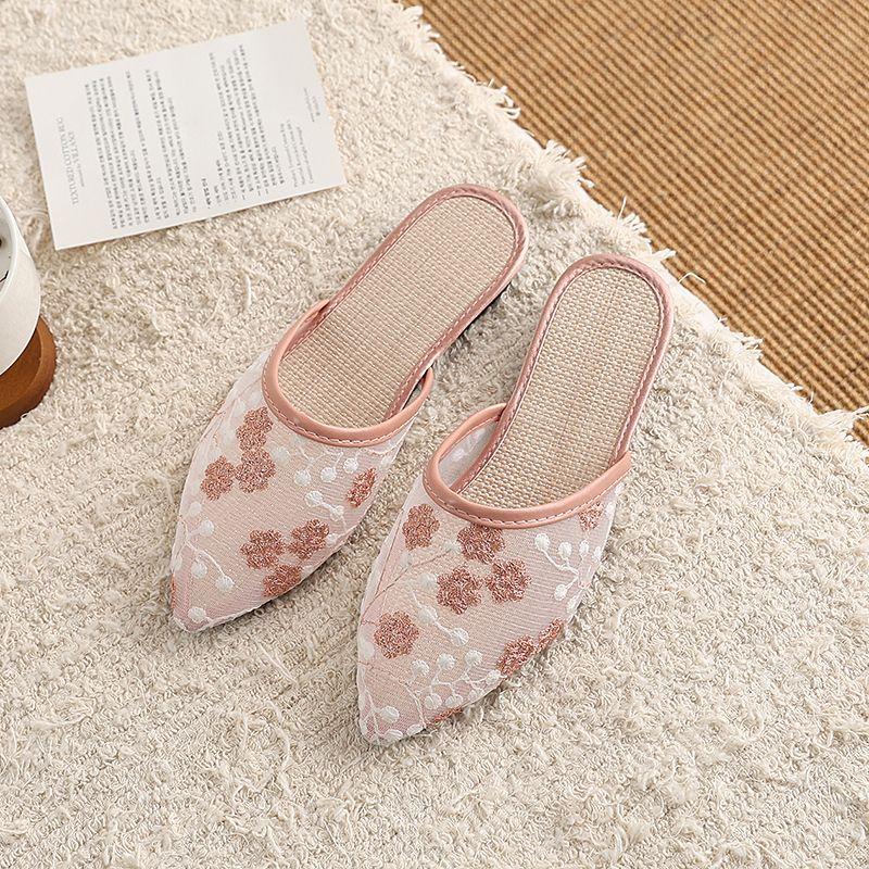 Embroidered New Retro Style Versatile Pointed Half Slippers