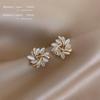 New Classic Luxury Party Girls Unusual Earrings Elegant Petal Round Stud Earrings for Women LM