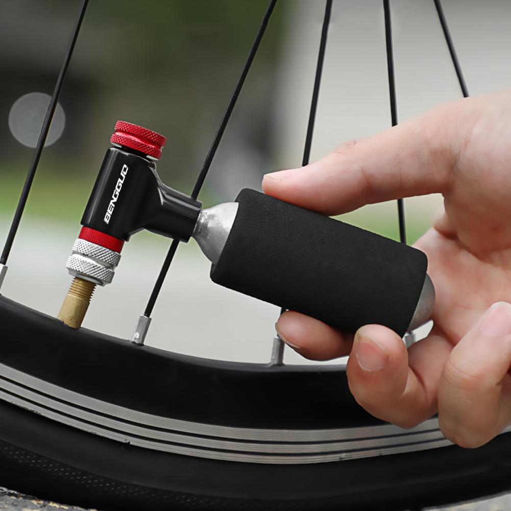 CO2 Bicycle Tire Inflator CO2 Bicycle Pump Aluminum Alloy CO2 Pumps Inflator Head Mini Bike CO2 Injector for Bicycle Basketball