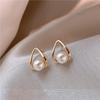 Elegant Korean Pearl Earrings: Versatile, High-End, and Lightweight Luxury.