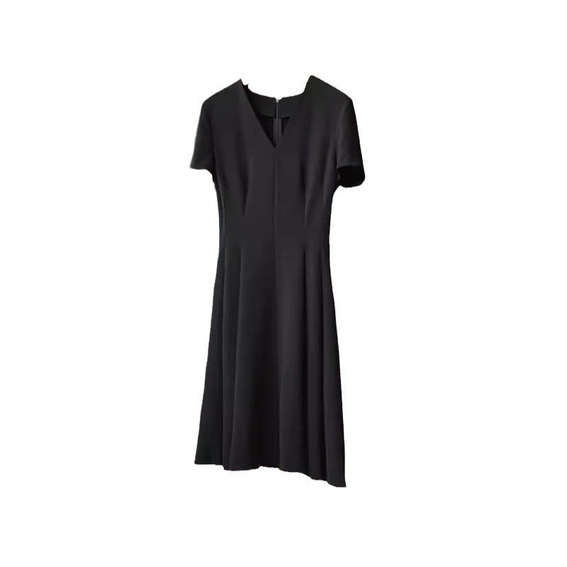 Летнее платье больших размеров: Стройнящее черное платье 3006 - Лестный дизайн, скрывающий живот, для женщин