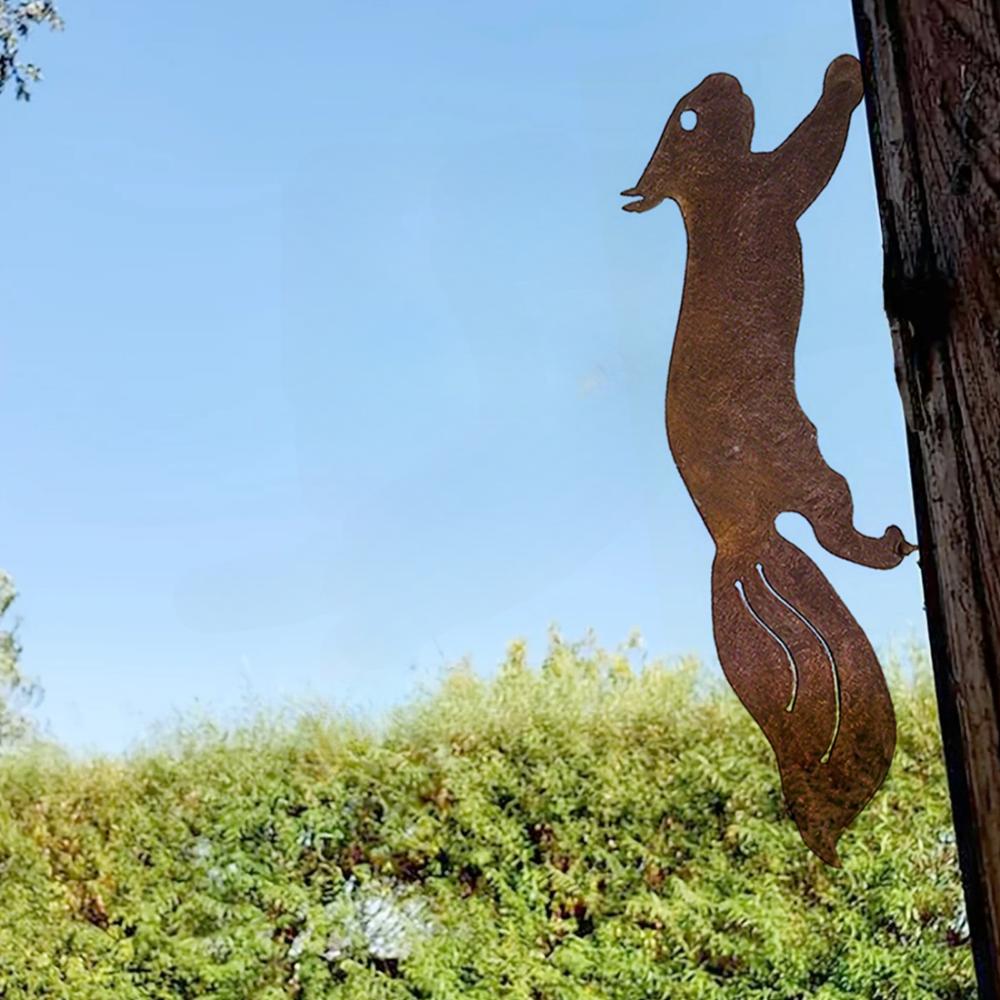 1pc Creative Tree Insert - Rusty Squirrel Silhouette Metal Decoration. Tree Stakes. Branch Insert for Home Garden Patio.