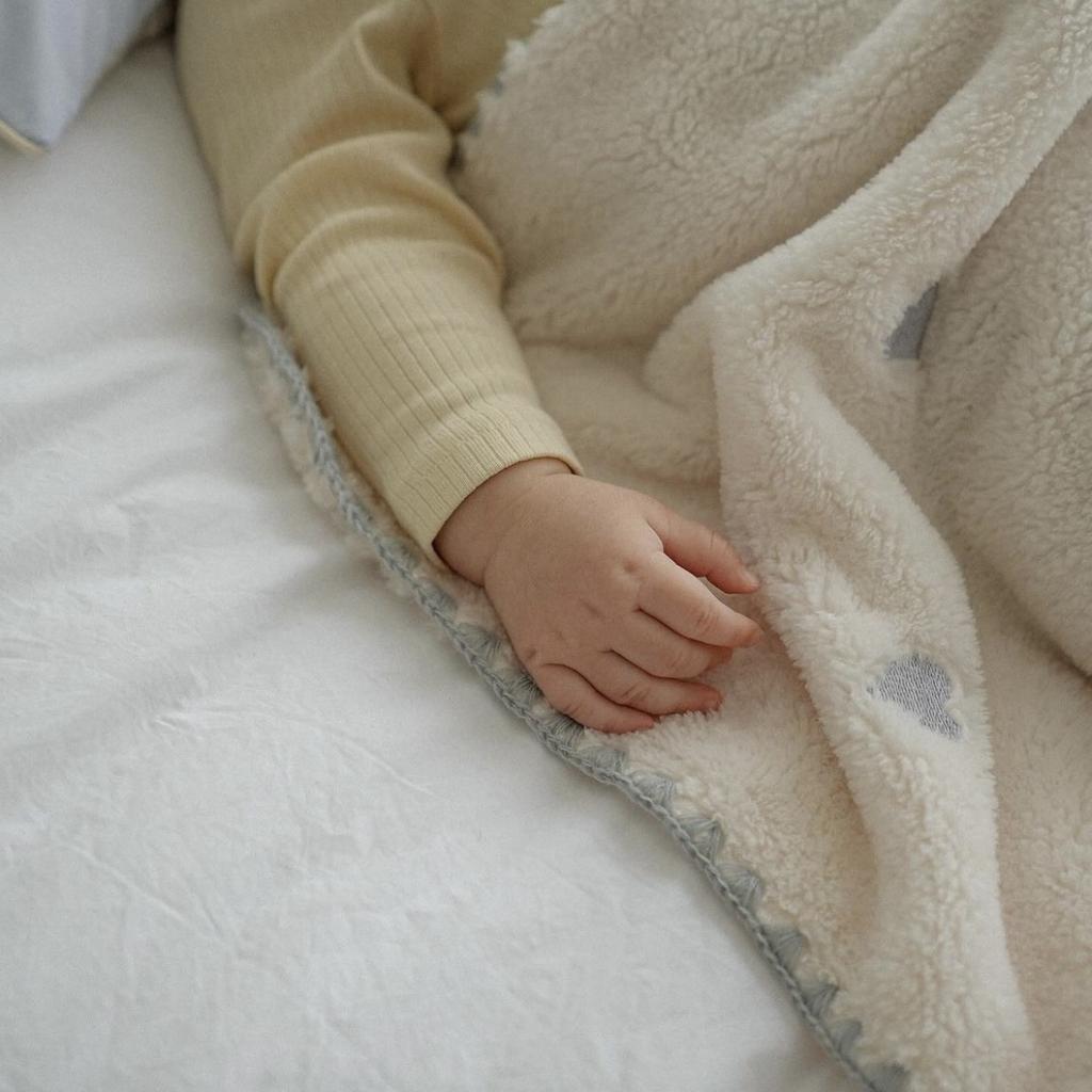 Flannel Baby Blanket Soft Warm Embroidery Newborn Quilt for Crib Bear Bunny Cartoon Autumn Winter Baby Bed Blankets 90*130cm