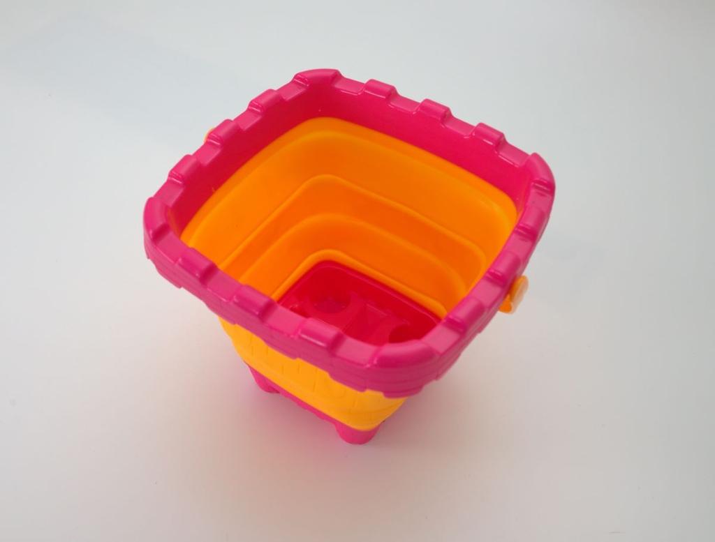 Square folding sandbox bucket - pink