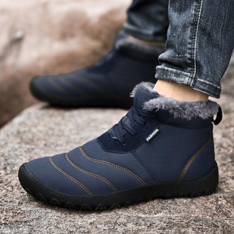2025 Winter Cotton Boots Are Popular, Warm and Thickened Large-size Cotton Shoes, Northern Soft-soled Men's Medium-top Snow Boots.