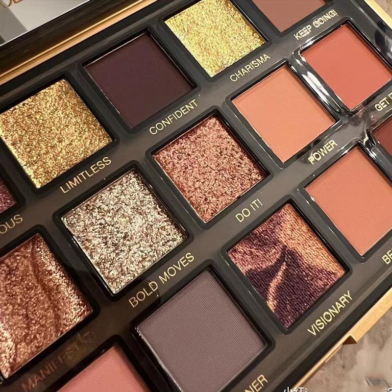 Christmas Eighteen Color Em Power Ed Eye Shadow Palette