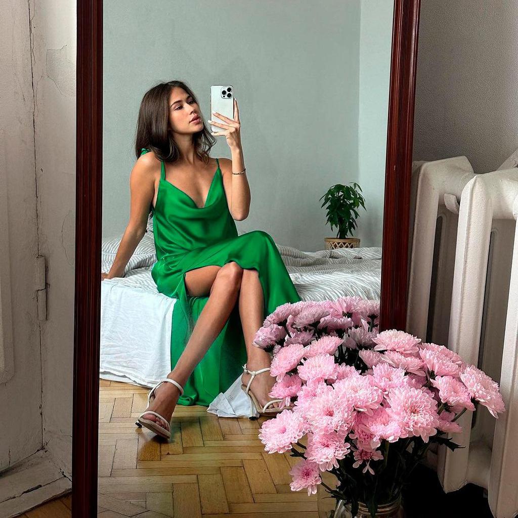 Women Sleeveless Solid Color Ankel-Length Slip Dress V-neck High Waist