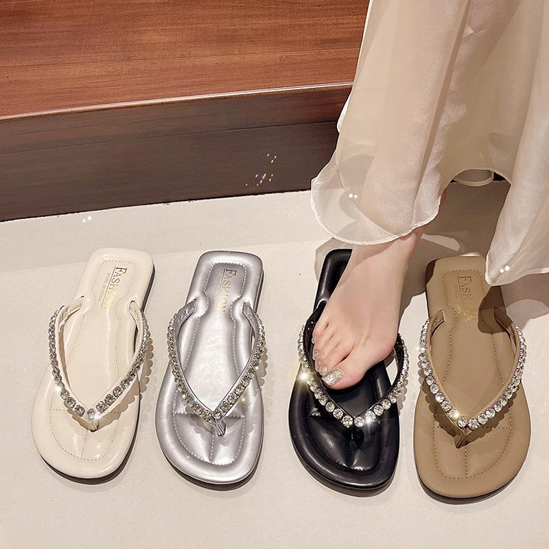 Flip-flops Women's Summer Wear Toe Sandals 2025 Spring New Internet Celebrity Rhinestone Flat Beach Shoes Ins Super Fire