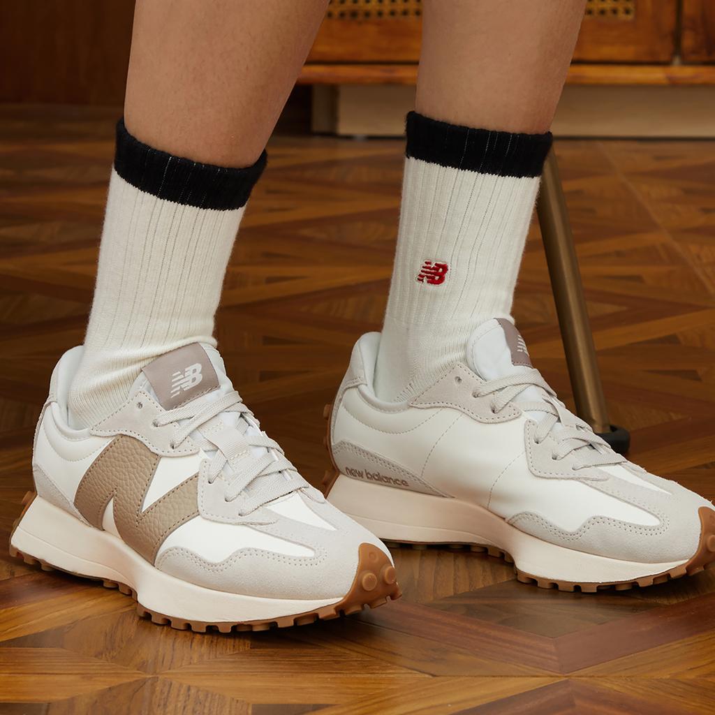 New Balance 327 Moonbeam Driftwood Unisex Sneakers Cream U327LZ