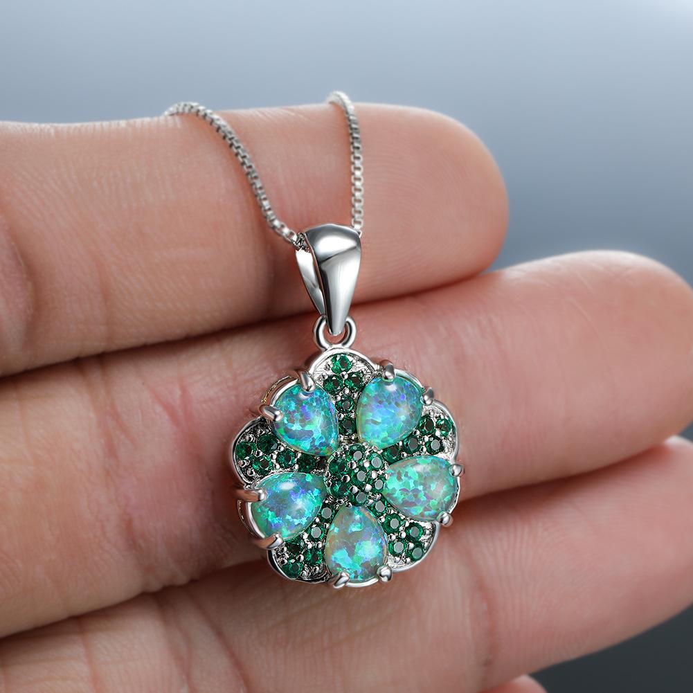 European and American Fashion Green Diamond Five Petal Flower Green Necklace for Women Retro Korean Style Micro Inlaid with Zircon