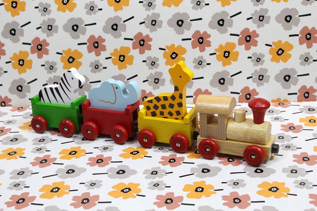 Castle Enterprise New Wooden Toy Connecting Train Animal
