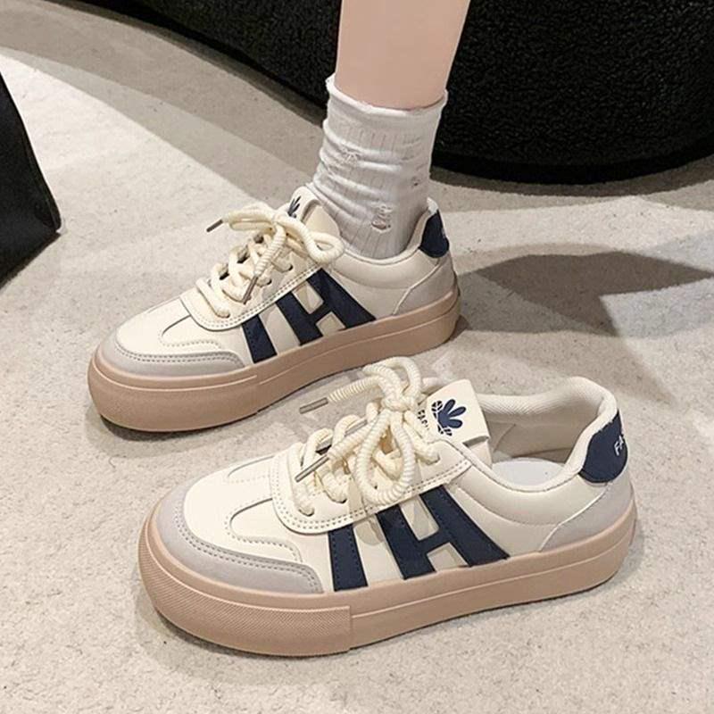 Niche Retro Thick-Soled Women's White Sneakers – Spring/Autumn 2025