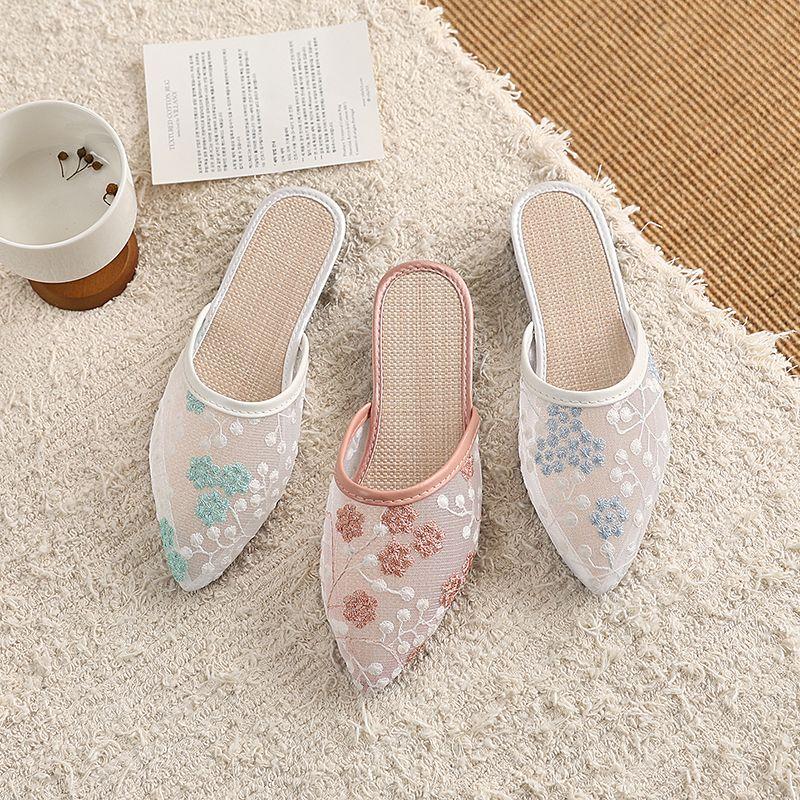 Embroidered New Retro Style Versatile Pointed Half Slippers