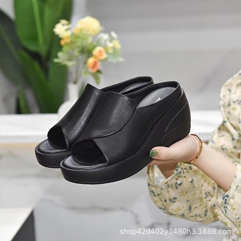2025 New Soft Leather Wedge Cool Slippers Women's Summer Wear Fashion Internet Celebrity Muffin Thick Bottom One Word Cool Slippers