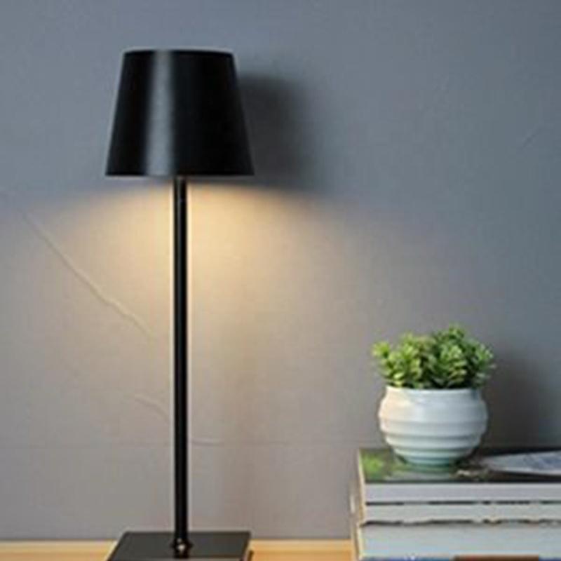 Zafferano Modern Hotel Energy Saving Table Lamp Aluminium USB Rechargeable Battery LED Cordless Restaurant Table Lamp For