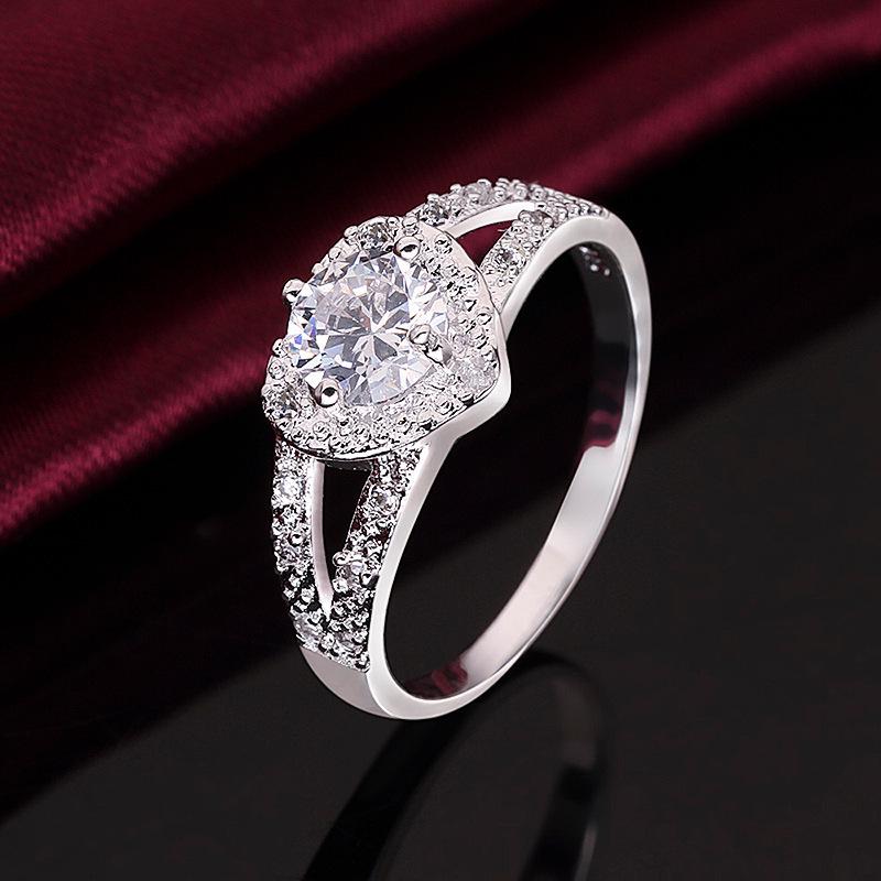 Sophisticated Heart-Shaped Silver-Plated Zircon Ring for Women