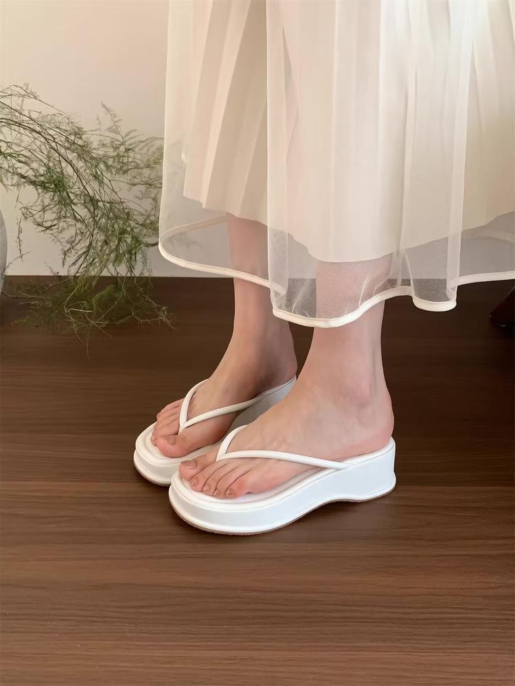 Wedge Heel Heightened Pinch Flip-flops Fairy Shoes 2025 New Summer Outer Wear Holiday Thick-soled Sandals