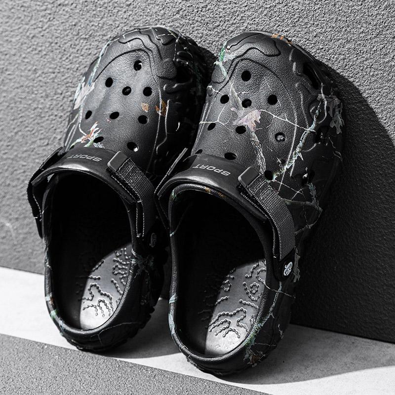 Men Clogs Slippers High Quality Classic Outdoor Anti-Slip Garden Shoes Lightweight Fashion Casual Sandals Big Size 45 46 47