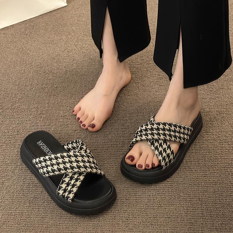 Thick-soled Cool Slippers for Women To Wear In Summer, New European Muffin Soles, Half-drag Popular Beach Sandals