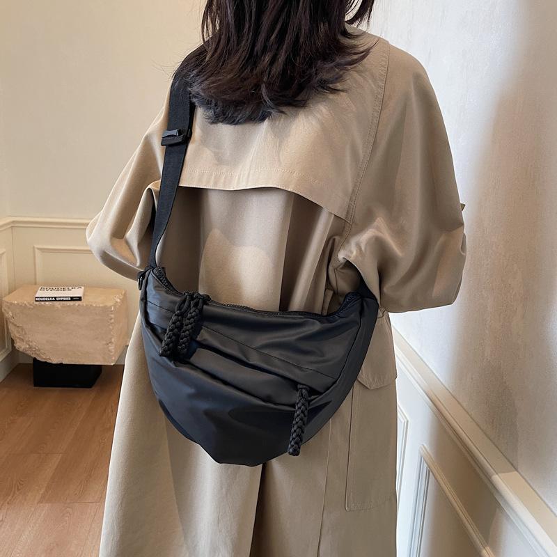 New Fashion Commuter Shoulder Bag Casual Versatile Dumpling Bag Solid Color Lightweight Large Capacity PU Crossbody Bag