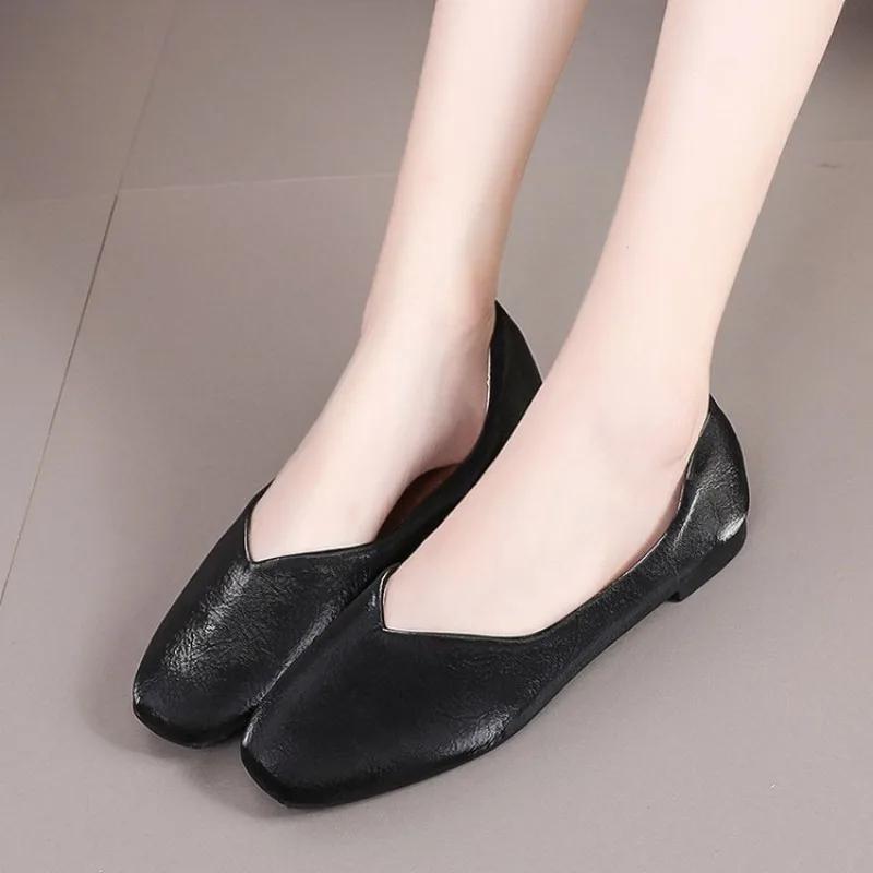 Pointed Toe Soft Sole Large Size Mother Single Shoes for Women Spring and Summer New Roman Style Slip On Fashion Women Shoes