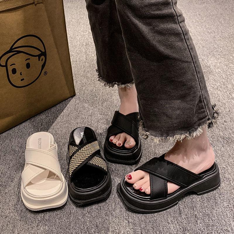 Cool Slippers Women's Summer New Outer Wear Fashion One-word Drag Platform Trend Cross Casual Beach Sandals