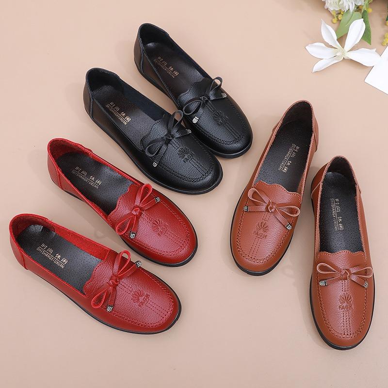 Spring Non-slip Elderly Flat Shoes Elderly Comfortable Single Shoes Soft-soled Shoes Leather Shoes Middle-aged and Elderly Women's Shoes