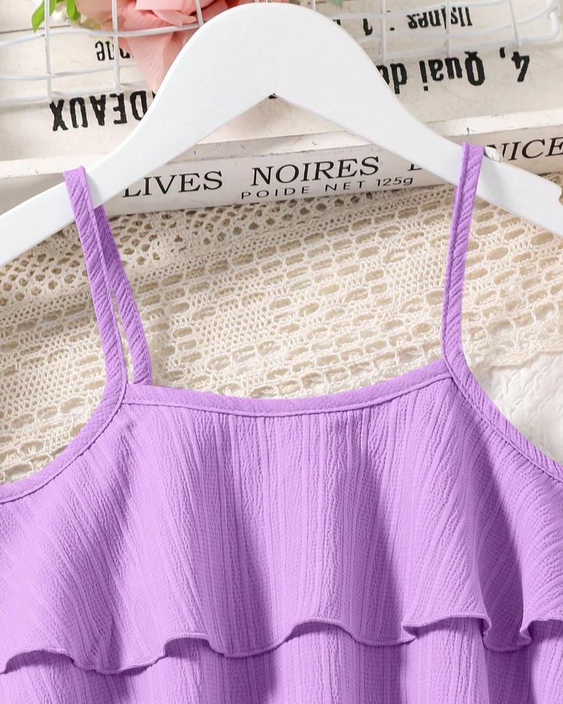 Летние костюмы для девочек: Стильные подтяжки с блузкой с оборками и плиссированными брюками — тренд детской моды 2024 года