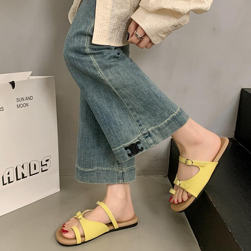 6822 Flat-bottomed Open-toe Buckle with One-word Casual Slippers Women's 2025 New Minimalist and Gentle Wind Beach Sandals