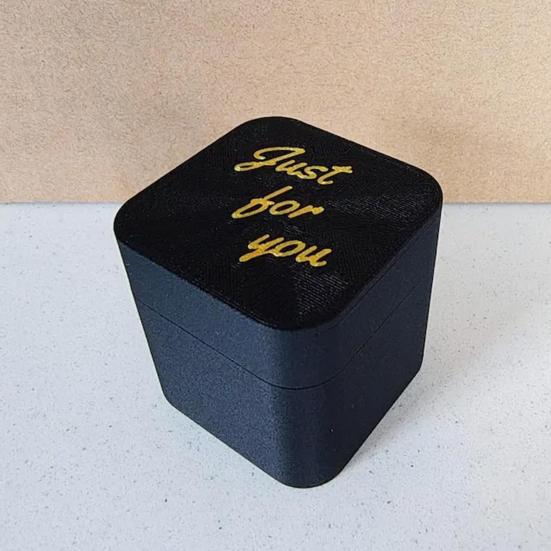 1/2Pcs Middle Finger Gift Box Popping Golden Middle Finger Case Desktop Decoration Teasing