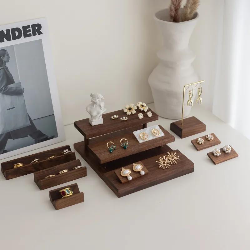 Walnut Wood Jewelry Display Stand Luxury Art Earring Organizer Tray Ring Holder Trinkets Storage Ladder Base Exhibition Jewelery Ornaments Shelf Prop