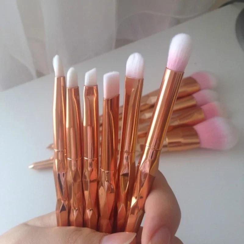 1Pcs Diamond Rose Gold Makeup Brushes Mermaid Fishtail Shaped Foundation Powder Cosmetics Brush Rainbow Eyeshadow Brush Kit