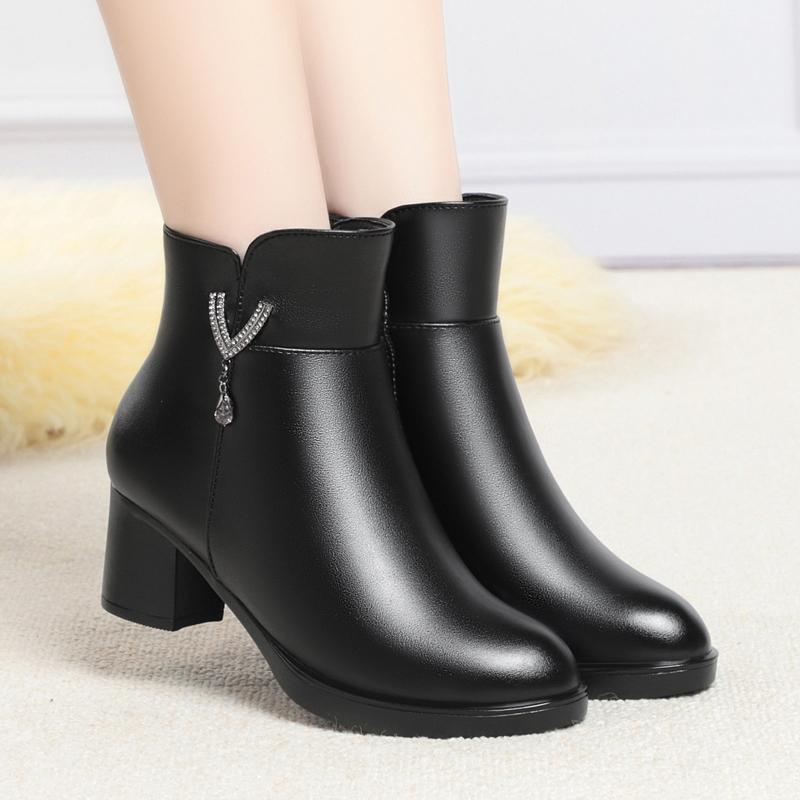Women Boots Winter Fashion Anti-Slip Women Ankle Boots Mid Heel Natural Wool Genuine Leather Snow Boots Ladies