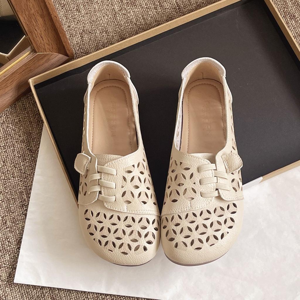 New Style Beige Loafer Shoes for Women 2024 Summer Flower Hollow Out Flats Retro Brown Summer Leather Sneakers