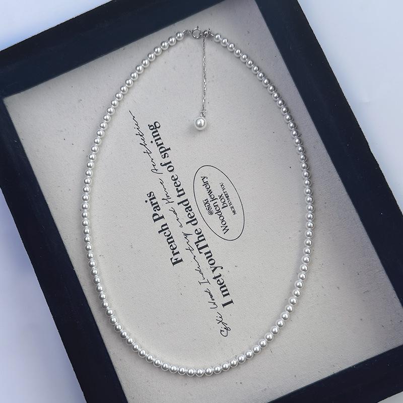 S925 Silver Mother-of-Pearl Pearl Necklace for Women - High-End, Lustrous, Round Beads On Clavicle Chain, Trendy Choker Design.