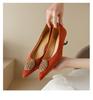 Shangsi, Great Looking~ Pointed Flower Shallow Mouth Single Shoes Women's 2025 Retro Wind Matte Stiletto Shoes