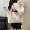 Advanced Sense of Foreign Style Versatile Hand Bag Women 2025 New Trendy Internet Celebrity Explosion Shoulder Bag Large Capacity Tote Bag