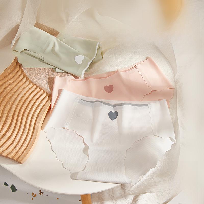 Seamless Mid-Waist Ice Silk Breathable Briefs for Women