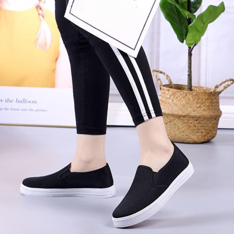 Summer Comfortable Light Solid Color Casual Slip On Ladies Footwear High Quality New Arrival 2025 In Cheap Women's Flat Shoes