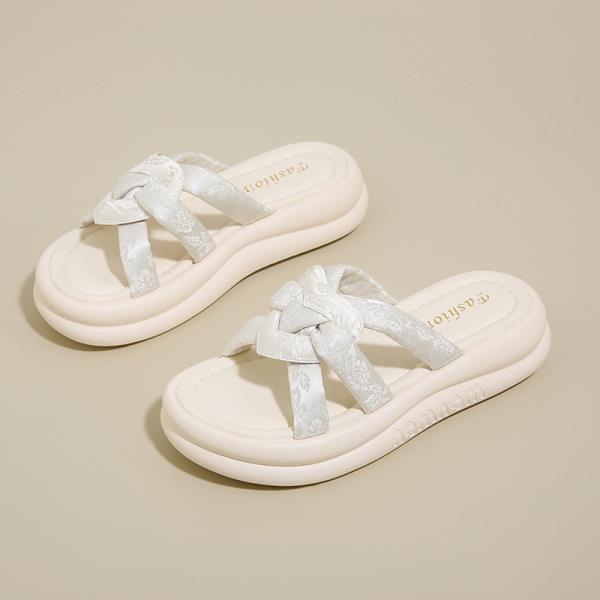 Fashion Shoes Women Slippers For Swimming Pool Slides Pantofle Soft Beach 2025 Summer Casual Leisure Slippers Women Summer Shoes Shale